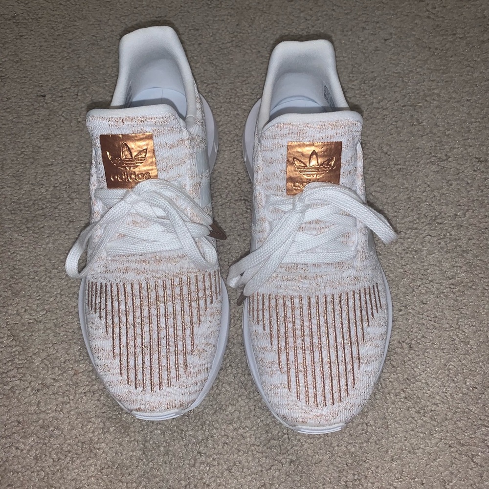 Adidas Swift run tennis shoes